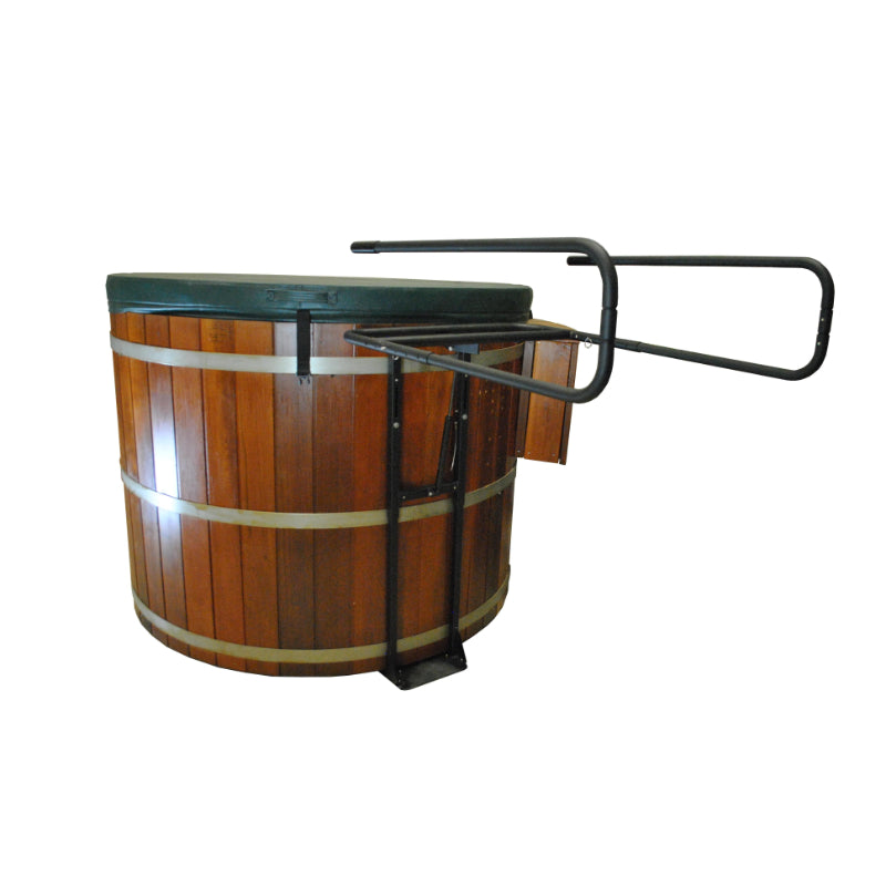 Hot Tub with extended Cover Caddy